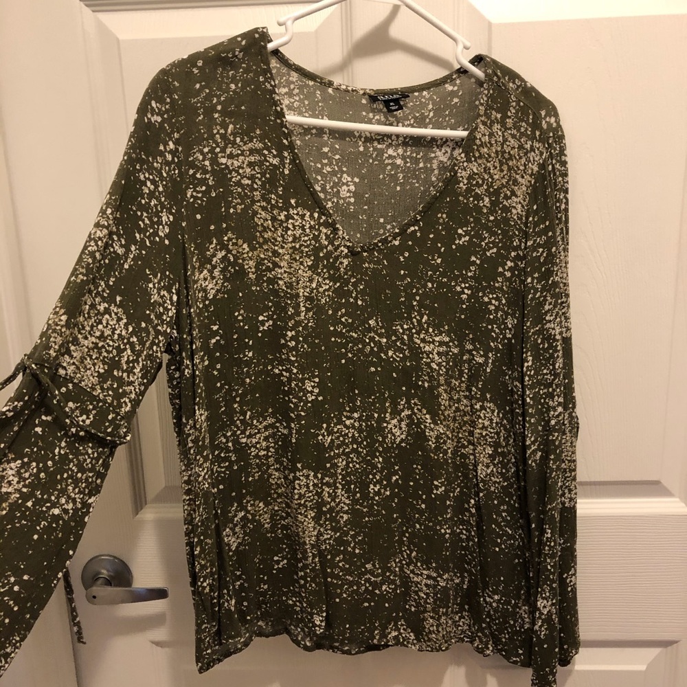 Green Blouse with Speckled Pattern